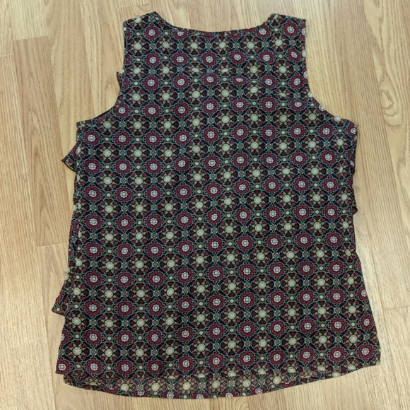 Sleeveless Blouse - Picture 6 of 7